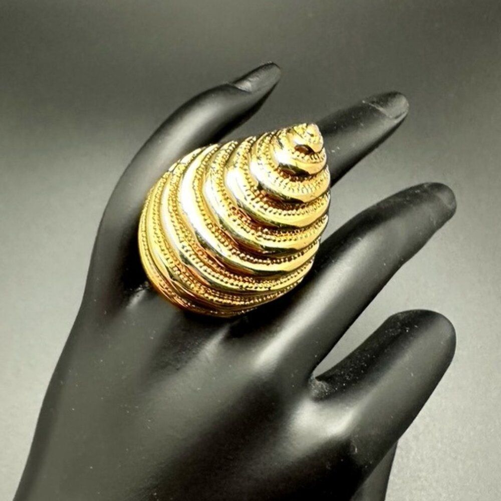Lilly Pulitzer Gold-plated 3D Shell adjustable Statement Ring Size 8 + - Picture 3 of 6